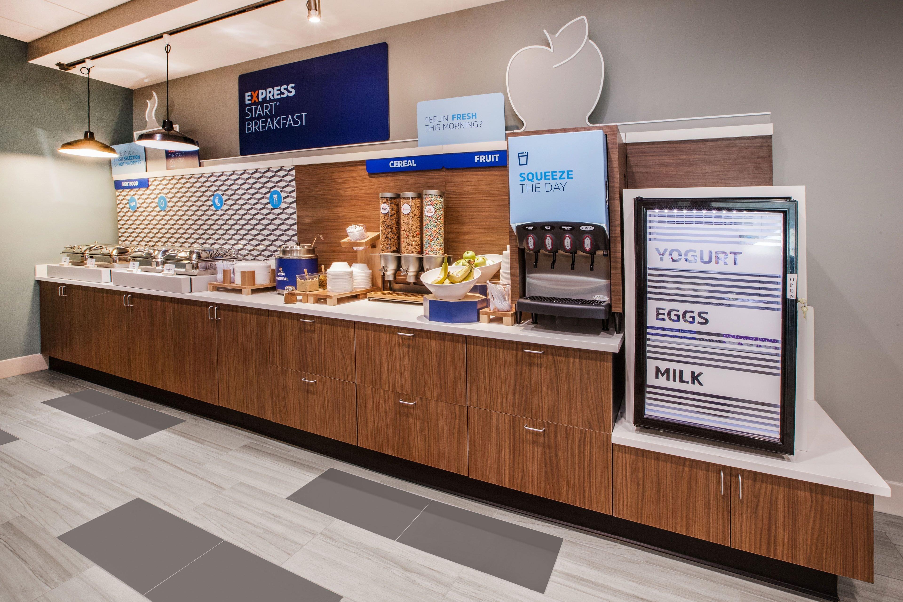 Holiday Inn Express Hotel & Suites Ливингстън Екстериор снимка