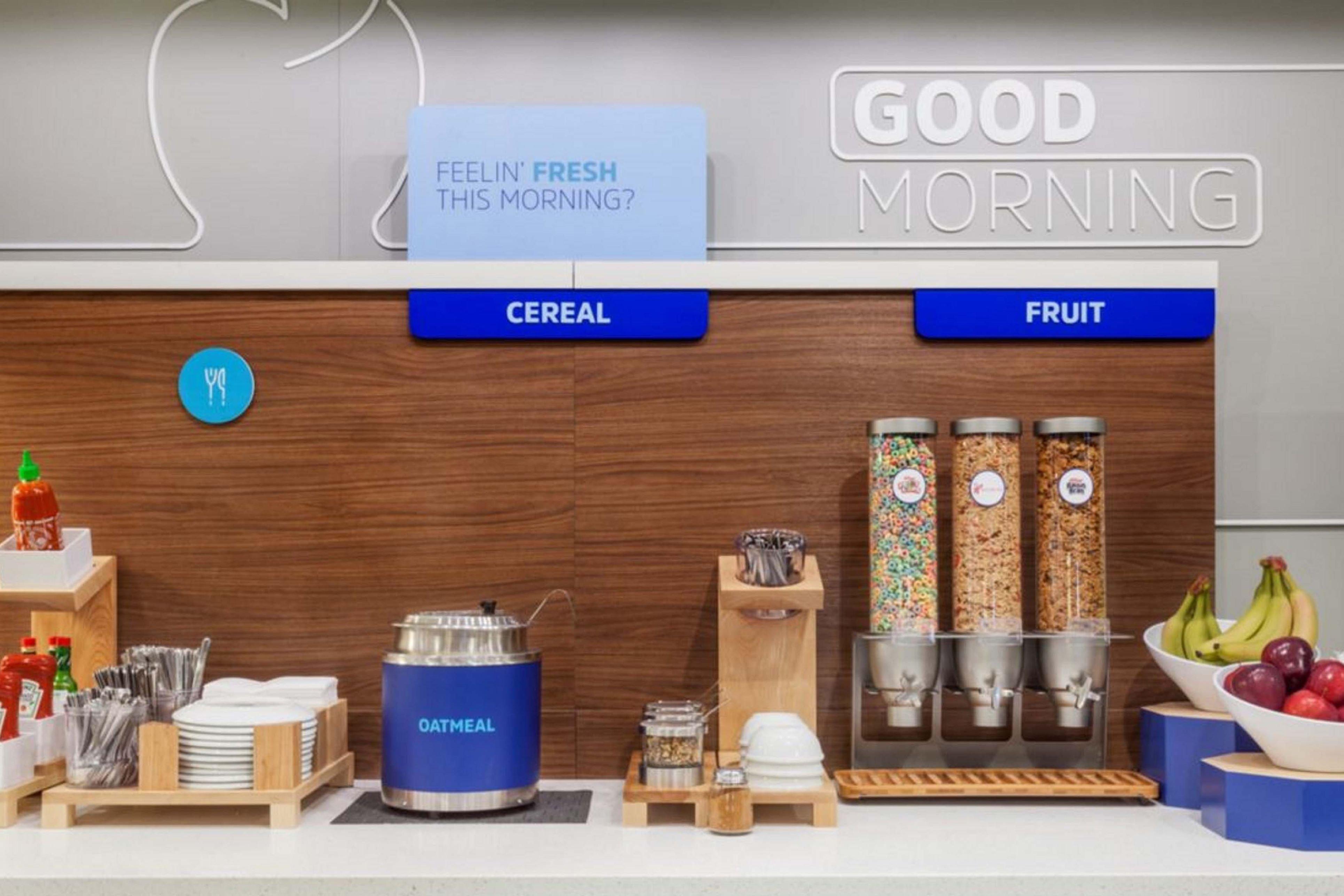 Holiday Inn Express Hotel & Suites Ливингстън Екстериор снимка
